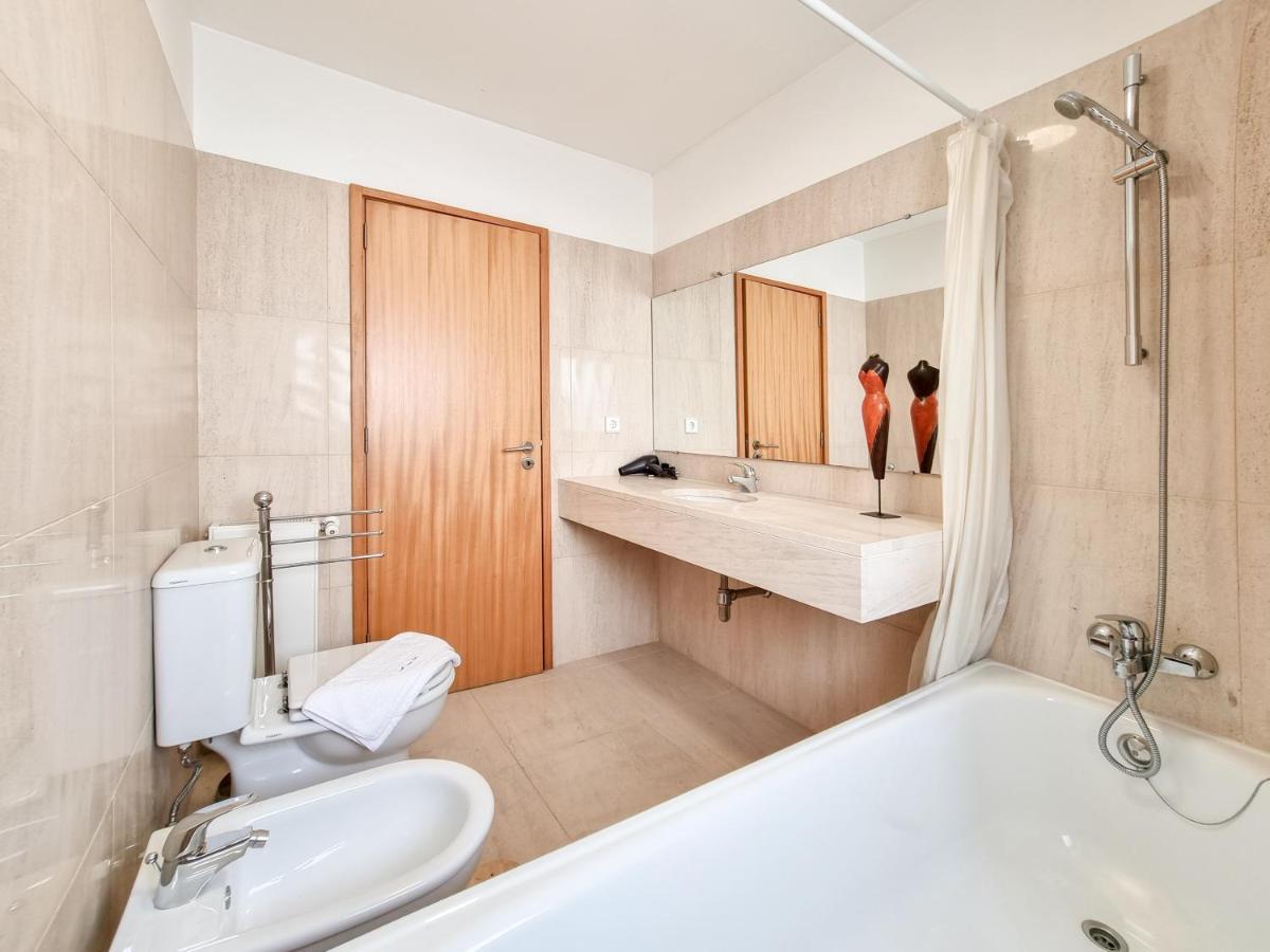 Sweet Living Viana - City Centre Apartment With Garage Viana do Castelo Kültér fotó
